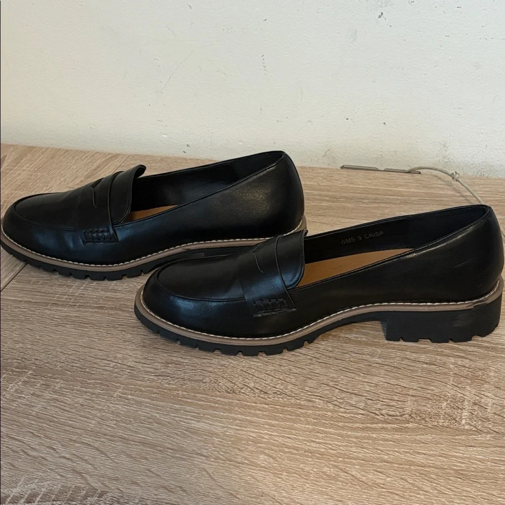 Dv by Dolce Vita "Crisp" Classic Penny Loafer / Lug Sole, Block Heel size 9 - Picture 8 of 13